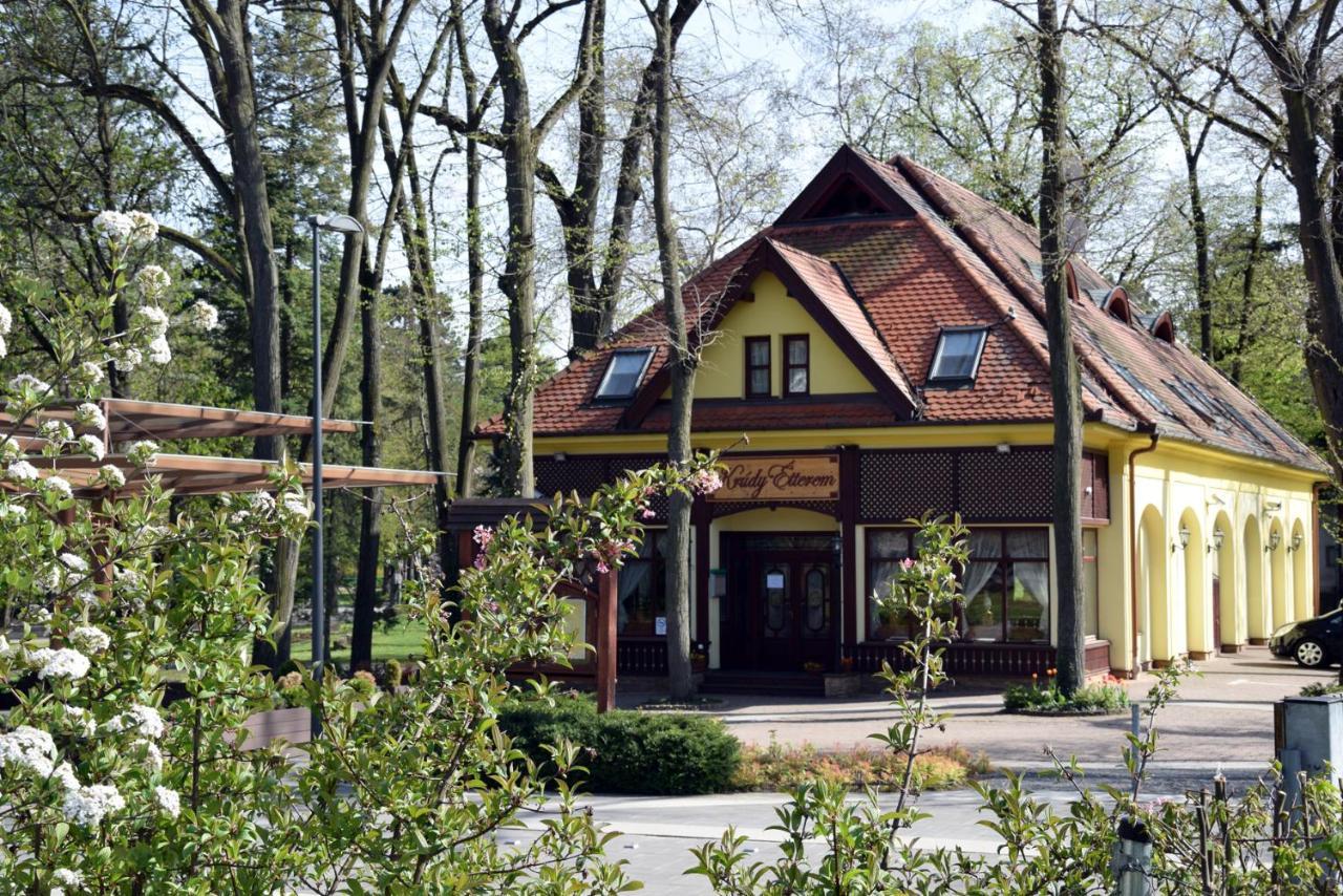 Villa Hotel Debreczyn Zewnętrze zdjęcie